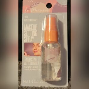 Makeup Setting Spray for Long-Lasting Wear